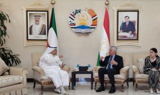 العميري وناظري خلال الزيارة