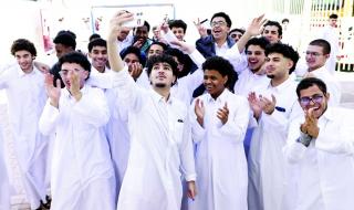 الطب والهندسة أولوية.. أوائل الثانوية لـ «العرب»: فخورون بالتفوق.. ونسعى للمساهمة في نهضة قطر