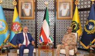 رئيس الأركان يبحث مع مسؤول عسكري روسي سبل تعزيز العلاقات