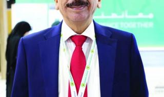 طالب ماجستير يتجاوز التحديات الحركية بقوة الإرادة