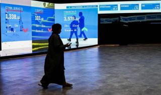 الأحمر يصبغ مؤشرات البورصات العربية.. مصر والسعودية أكبر الخاسرين