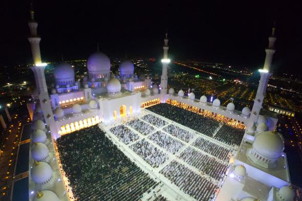 أكثر من 60 ألف مصلٍ أحيوا ليلة 27 رمضان في جامع الشيخ زايد الكبير