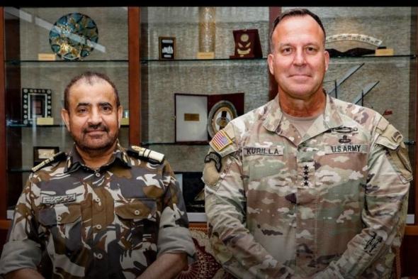 رئيس أركان قوات السلطان المسلحة يلتقي قائد القيادة الوسطى الأمريكية