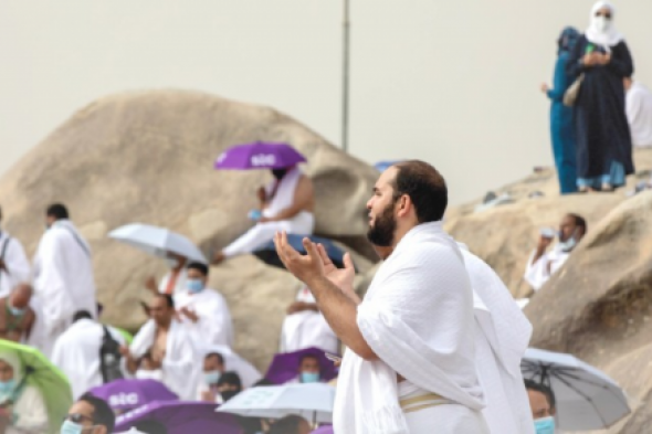السعودية تصدم زوار بيت الله الحرام .. وزارة الحج والعمرة تمنع أداء مناسك الحج لعام 1445 من داخل وخارج المملكة لمن هم بهذا العمر
